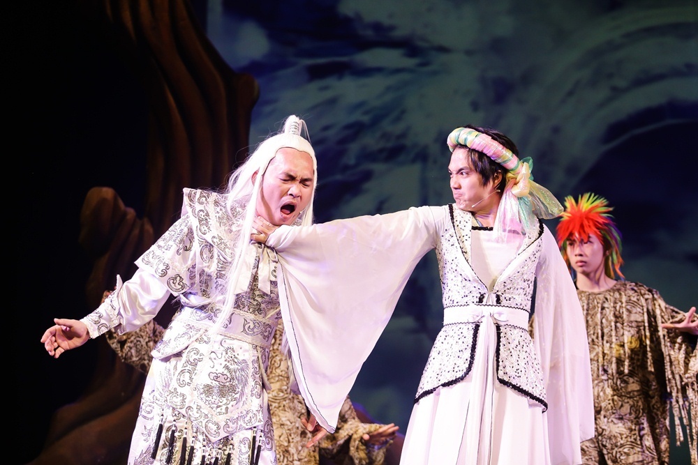 Tran Thanh voi tao hinh than ke anh 6