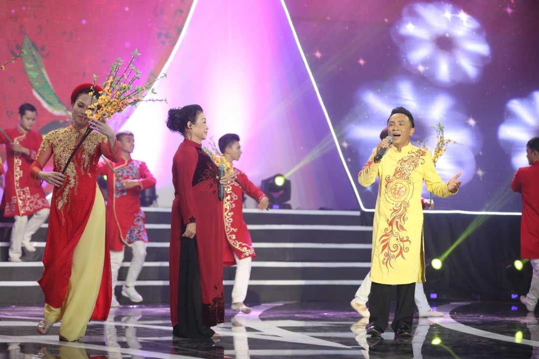 Kyo York duoc Siu Black moi 10 binh ruou anh 8