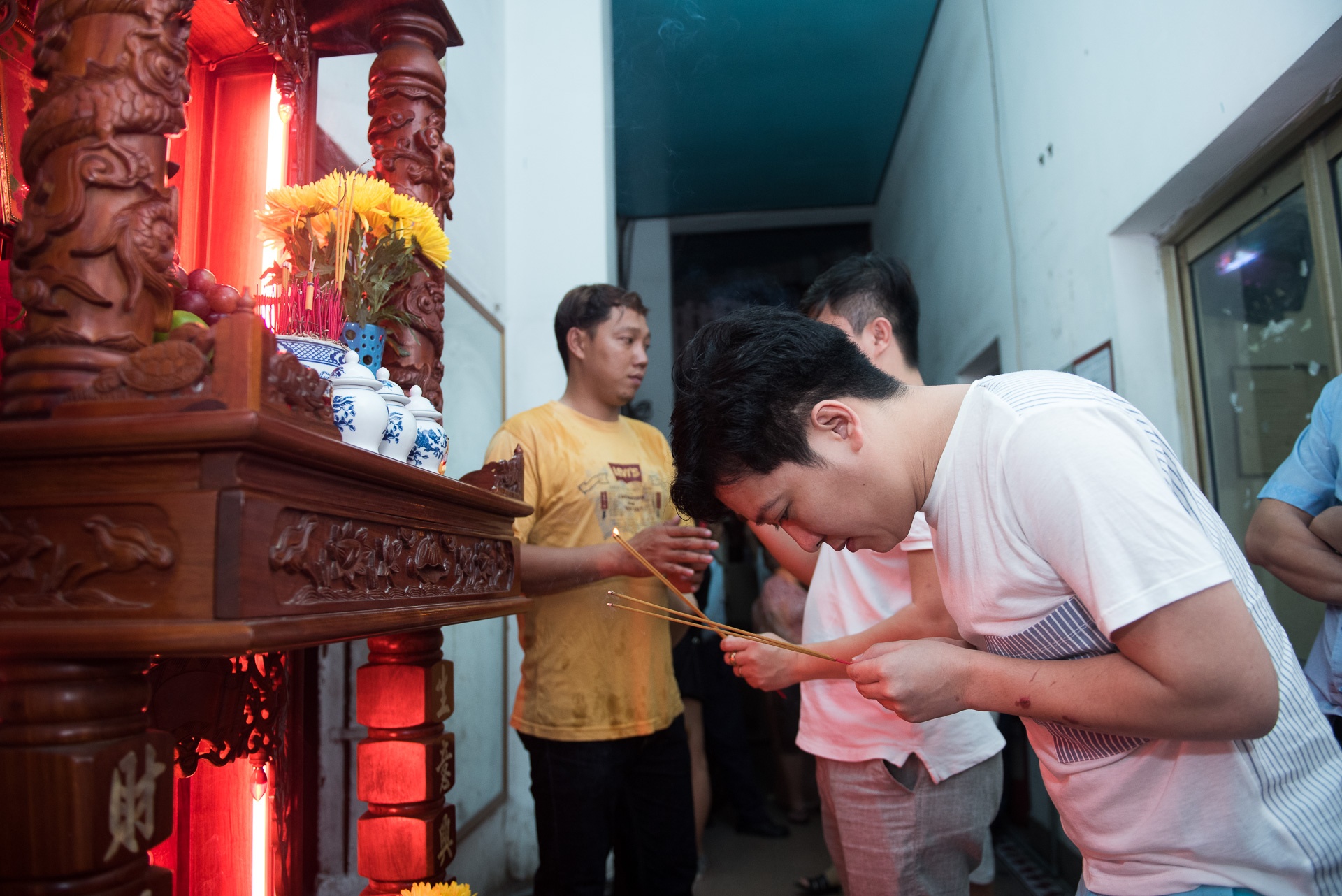 Tran Thanh duoc fan to chuc sinh nhat anh 7