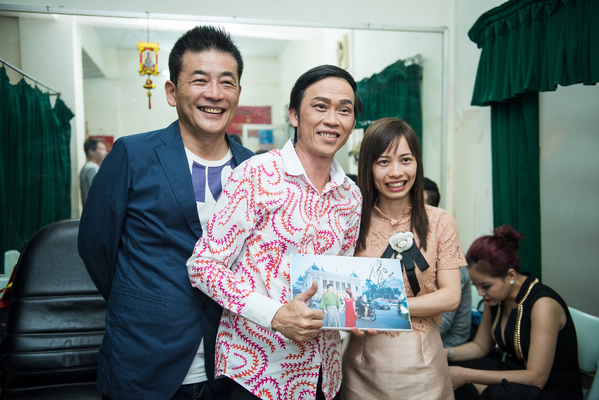 Tran Thanh duoc fan to chuc sinh nhat anh 8