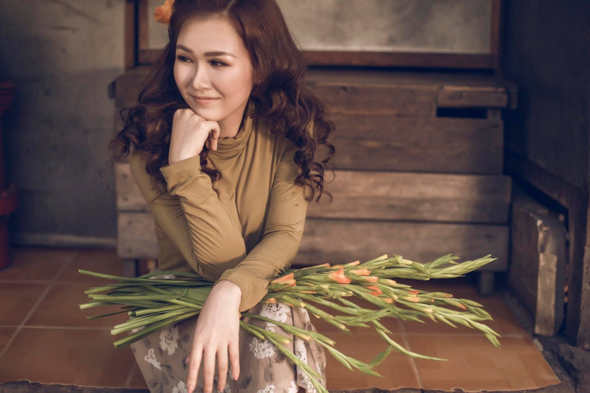 Võ Hạ Trâm ra mắt ca khúc Thèm yêu  ảnh 1 Vo Ha Tram ra mat ca khuc Them yeu anh 1