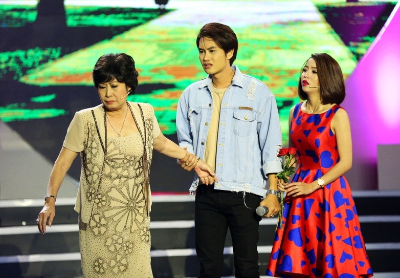 Siu Black va con trai dung chan som tai game show anh 3