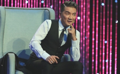 Mr. Dam che Anh Duc lam chieu tro khi thi game show hinh anh