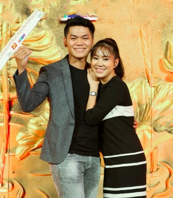 Le Phuong phu nhan co bau voi ban trai anh 1