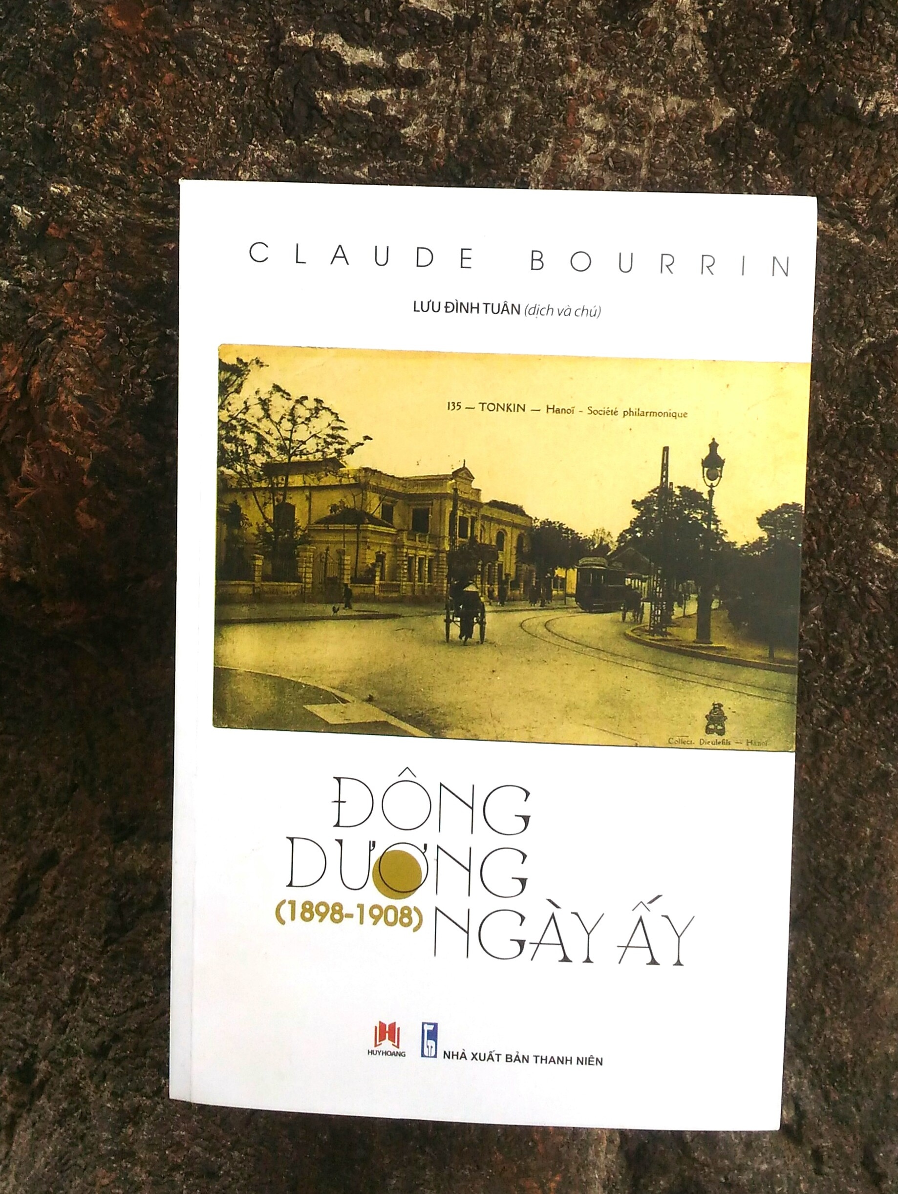 Ra mat sach Dong Duong ngay ay anh 2