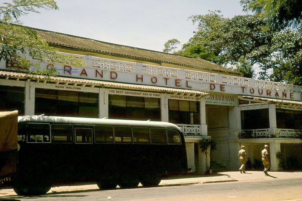 Ra mat sach Dong Duong ngay ay anh 1