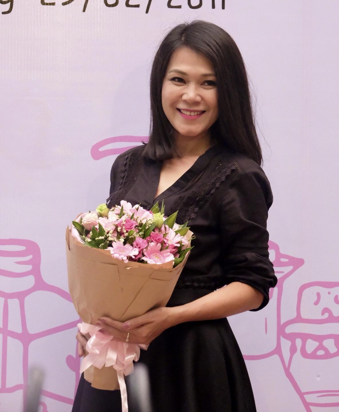 Đinh Y Nhung dự ra mắt sách làm đẹp ảnh 2 Dinh Y Nhung du ra mat sach lam dep anh 2