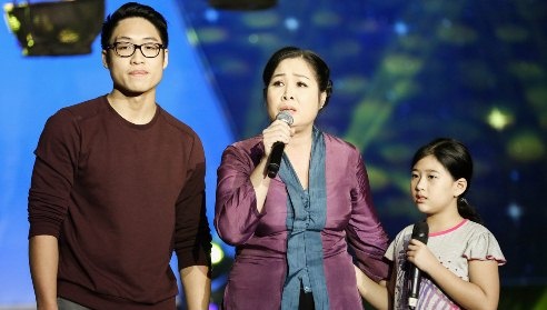 Nhac si Duc Huy phan doi cach thuong con cua NSND Hong Van hinh anh