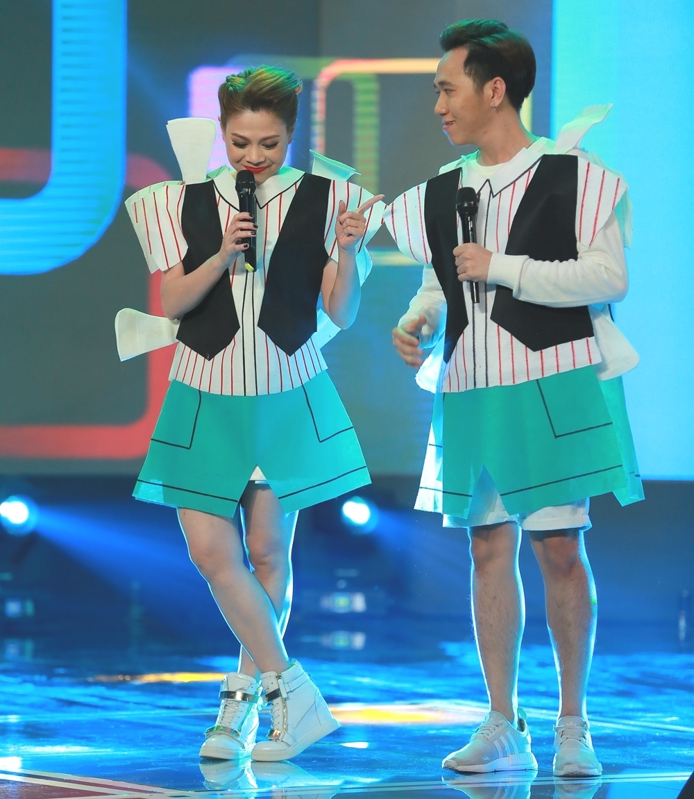 Thanh Thao Troi sinh mot cap anh 3