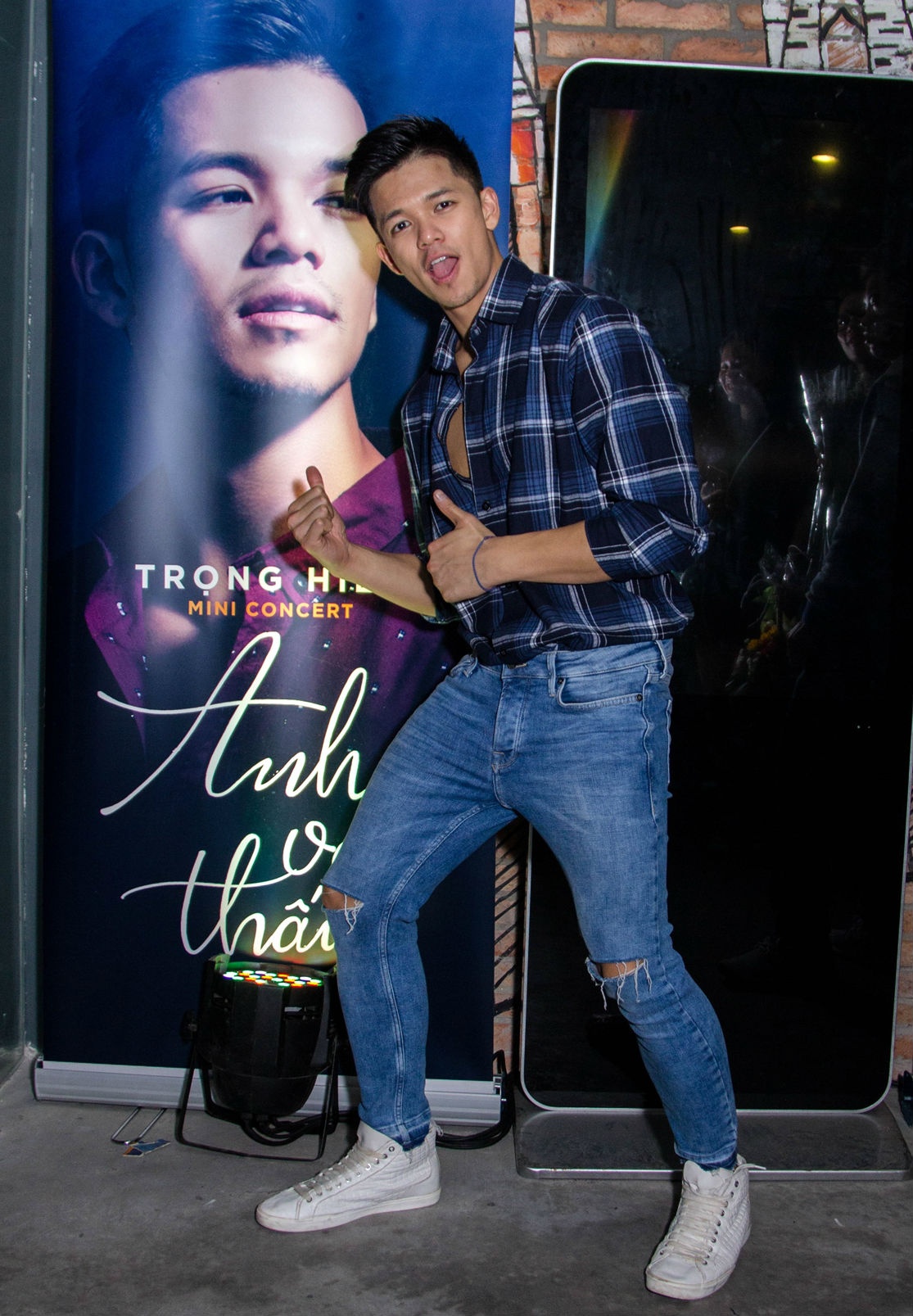 MV Anh van thay Trong Hieu anh 1