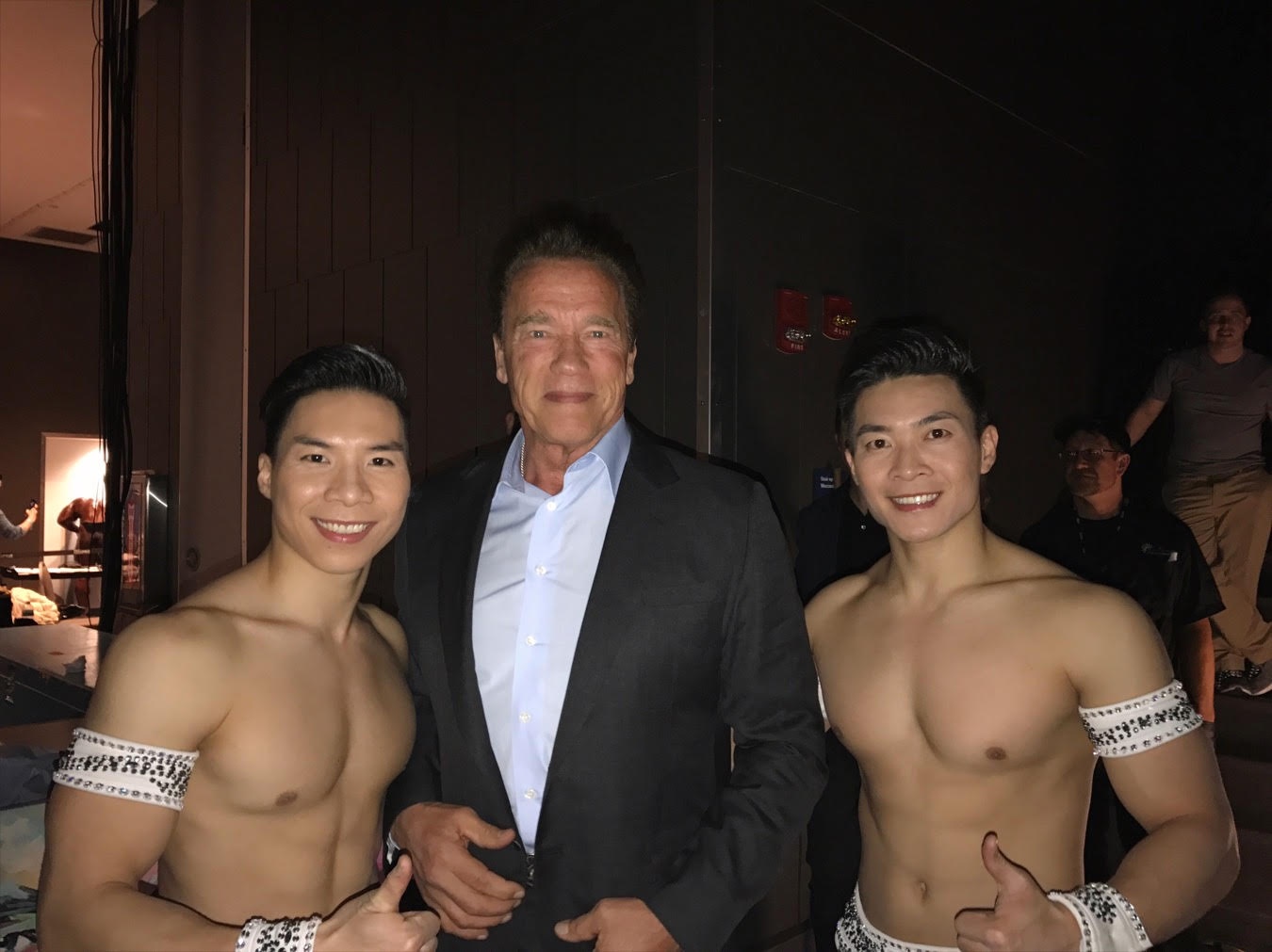 Quoc Co Quoc Nghiep gap Arnold Schwarzenegger anh 1