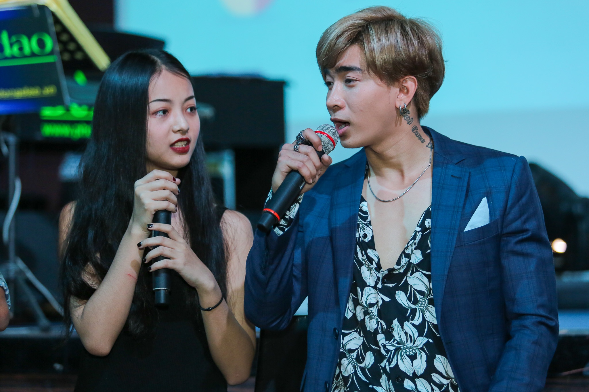 Hình ảnh buổi ra mắt MV Có được không em ảnh 4 Hinh anh buoi ra mat MV Co duoc khong em anh 4