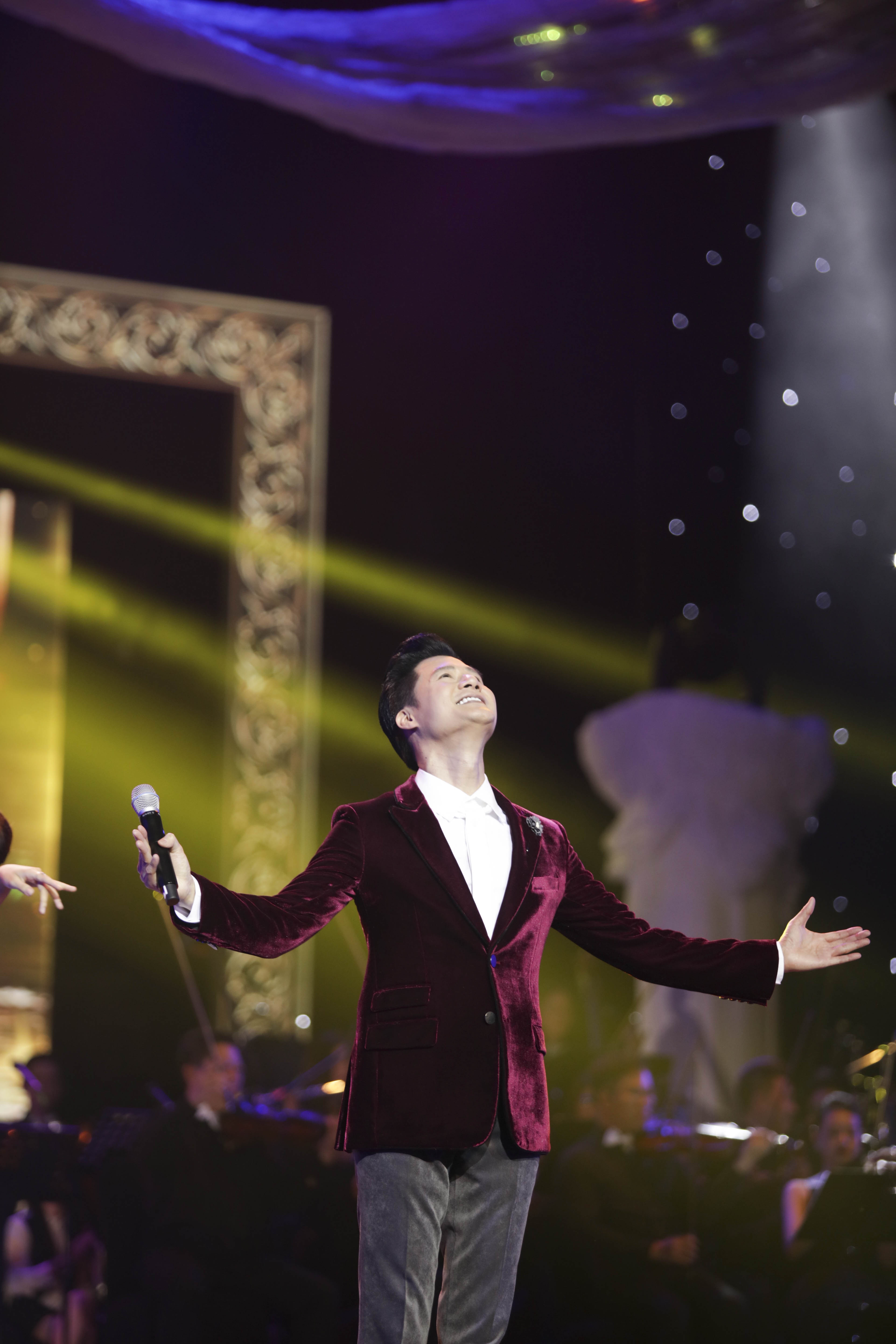 hinh anh live show Quang Dung o TP.HCM anh 2