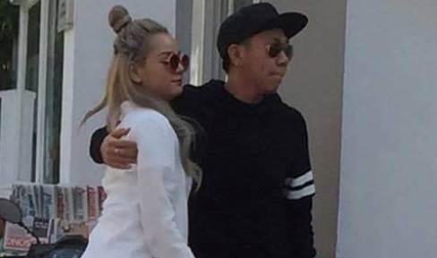 Anh Duc tinh cam dua ban gai tin don di thi The Face hinh anh