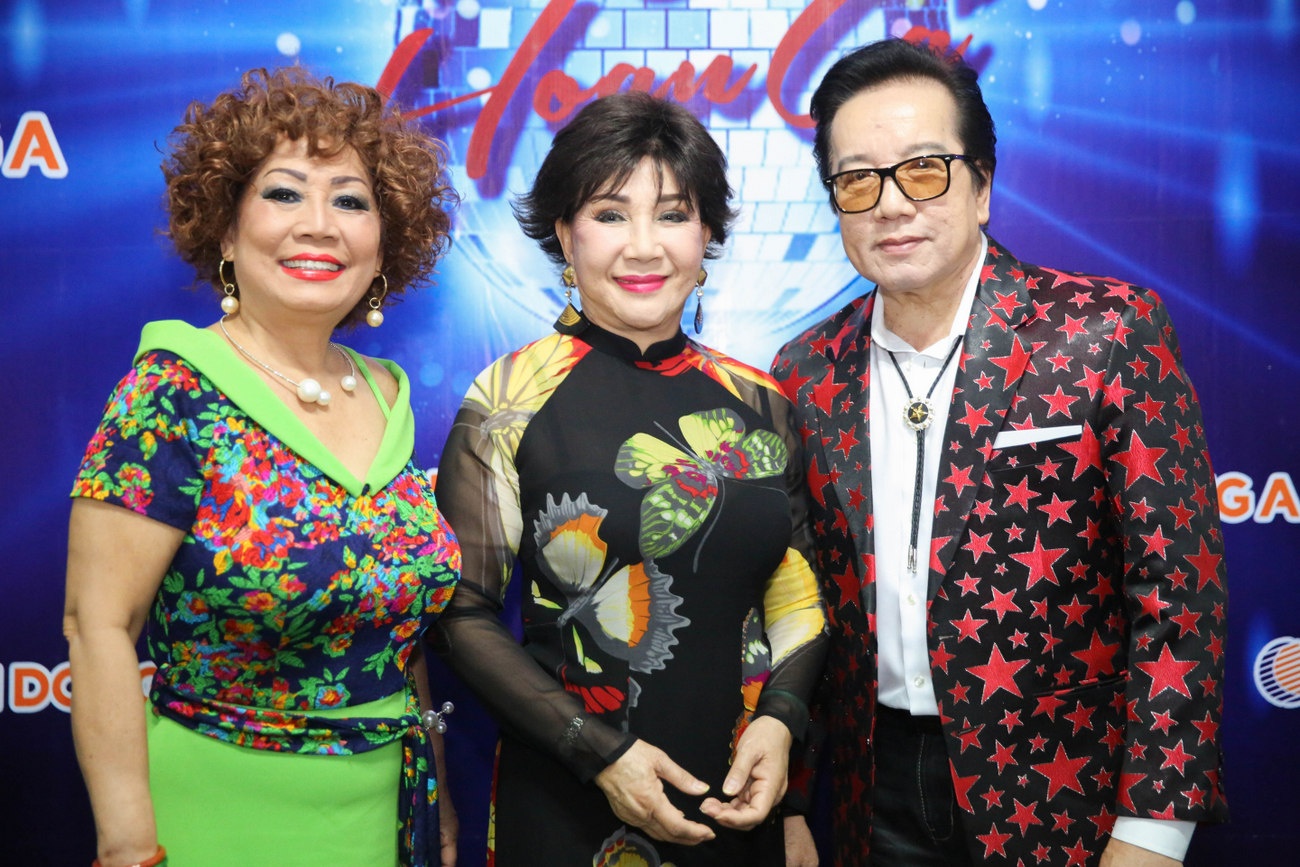 danh ca Elvis Phuong song sot nho vo anh 1