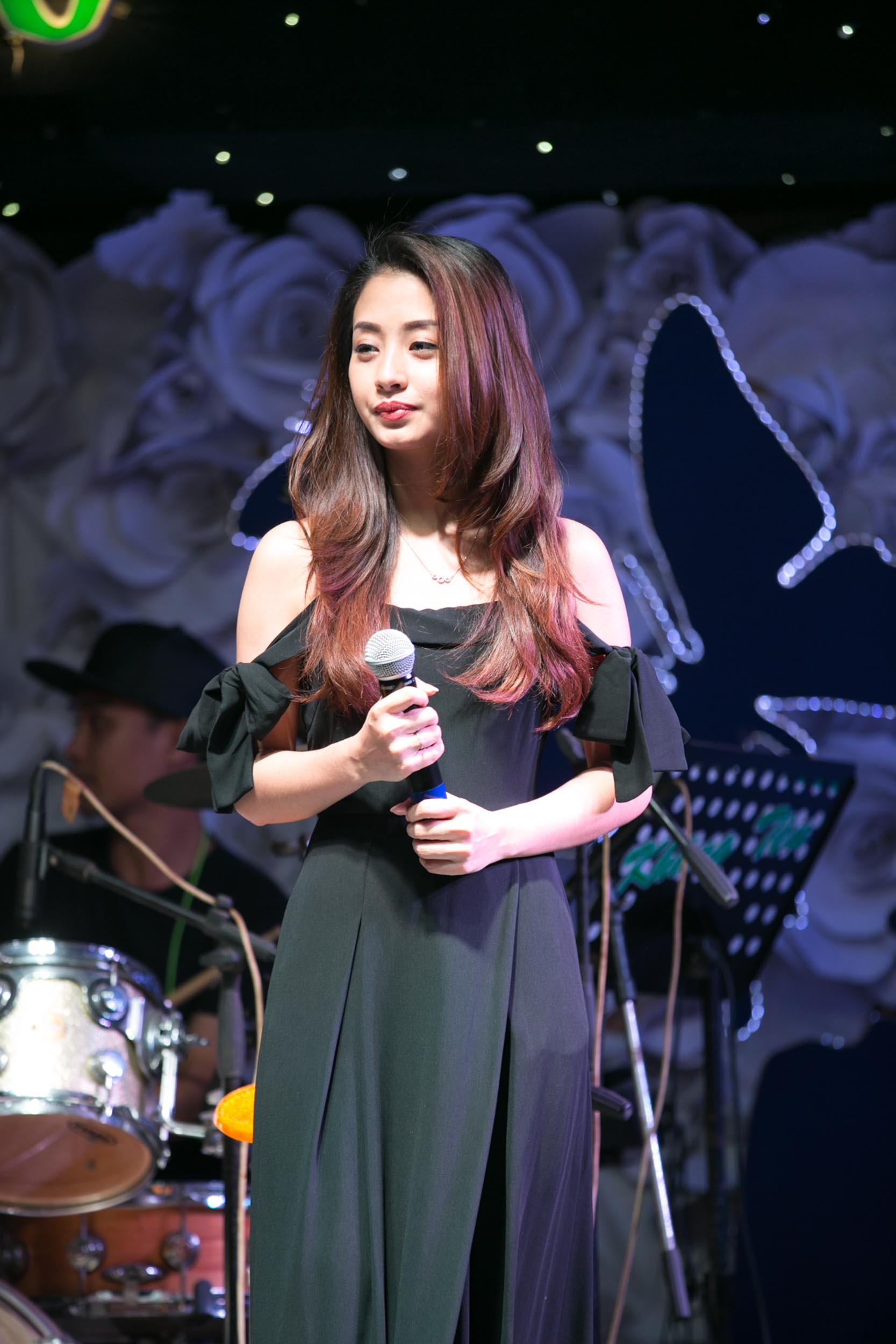 Dam Vinh Hung moi Ha My hat anh 7