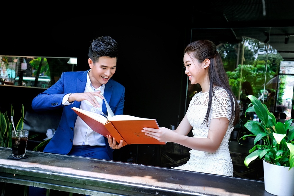 Hoa hậu Đỗ Mỹ Linh rạng rỡ trong lần đầu làm MC ảnh 4 Hoa hau Do My Linh rang ro trong lan dau lam MC anh 4