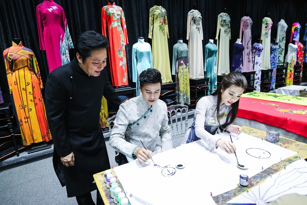 Hoa hậu Đỗ Mỹ Linh rạng rỡ trong lần đầu làm MC ảnh 6 Hoa hau Do My Linh rang ro trong lan dau lam MC anh 6