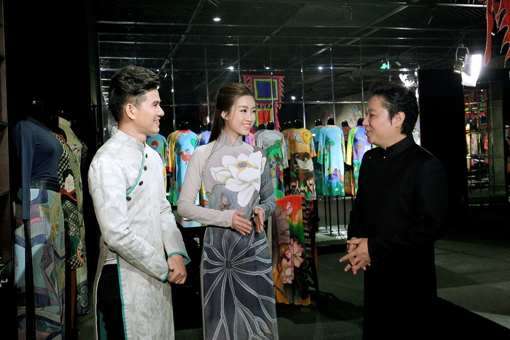 Hoa hậu Đỗ Mỹ Linh rạng rỡ trong lần đầu làm MC ảnh 7 Hoa hau Do My Linh rang ro trong lan dau lam MC anh 7