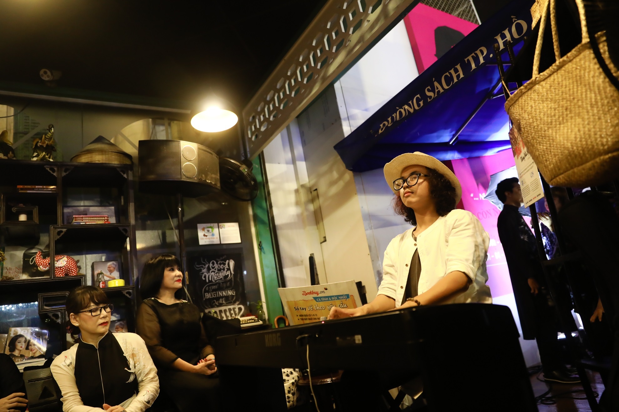 Dem nhac nho Trinh Cong Son o duong sach anh 11