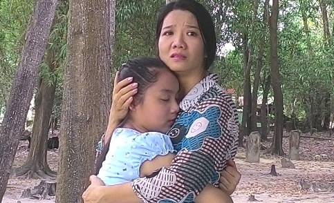 Phim ngan 'Khong ai biet' khai thac van nan tre em bi xam hai hinh anh