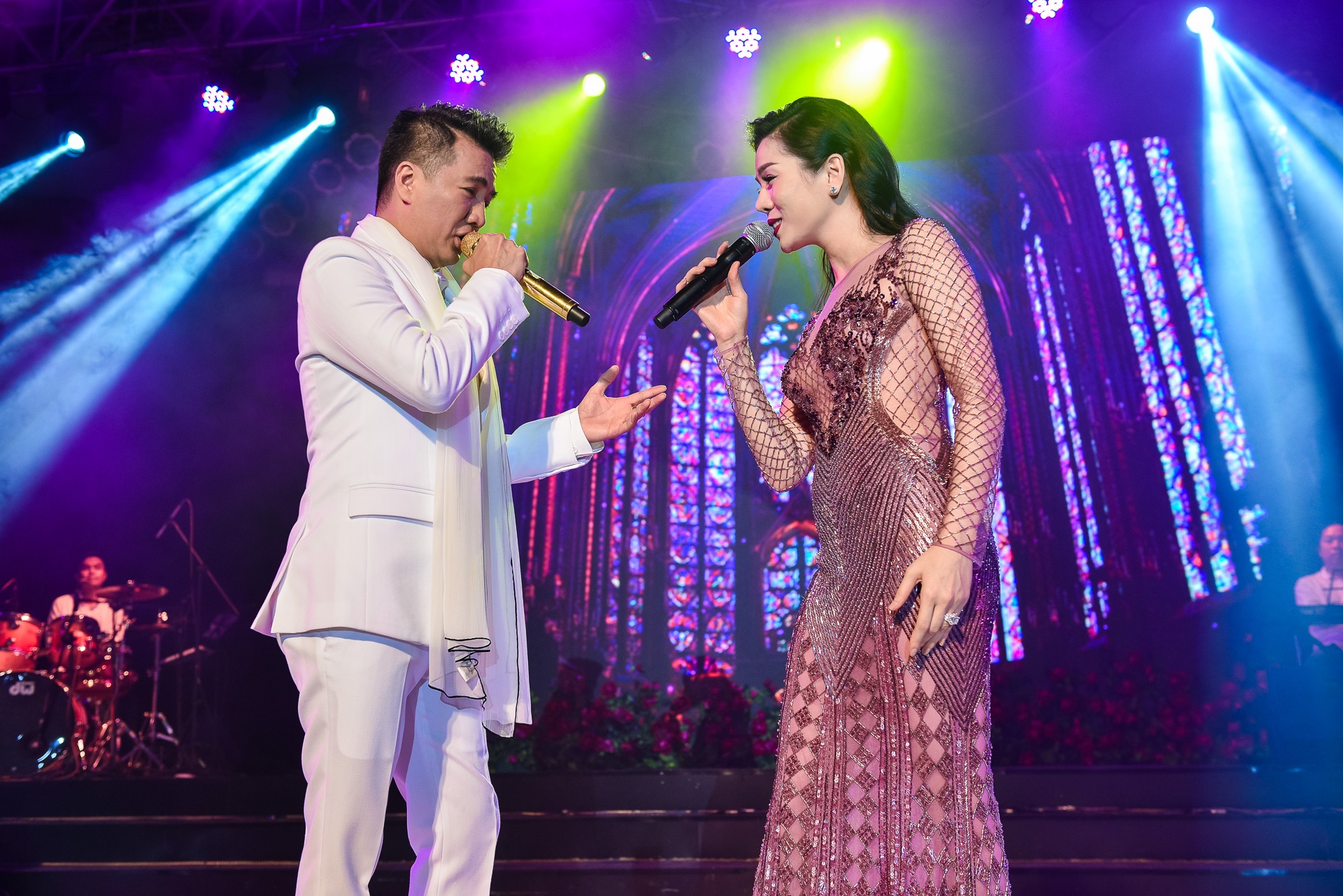 Mẹ Đàm Vĩnh Hưng đi ủng hộ con trai ảnh 3 Me Dam Vinh Hung di ung ho con trai anh 3