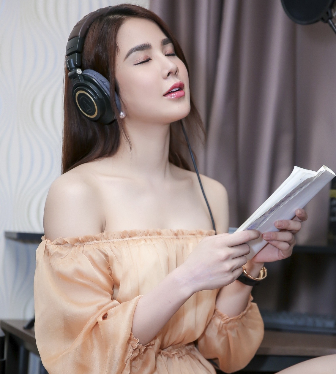 Diep Lam Anh mat cang phong anh 5