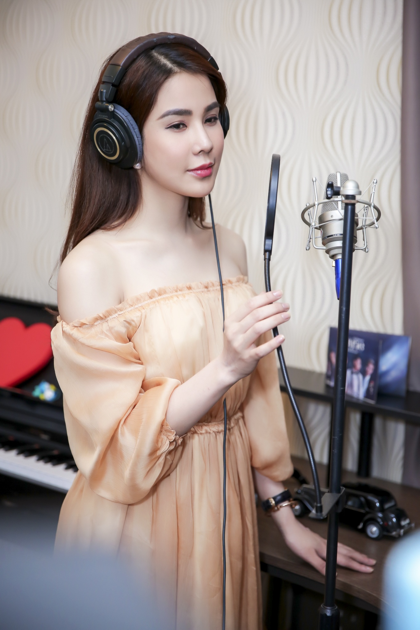 Diep Lam Anh mat cang phong anh 1