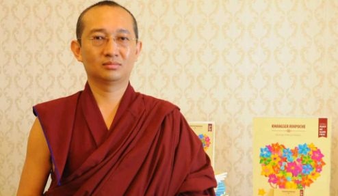 Tien si Phat hoc An Do den Viet Nam chia se cach song an vui hinh anh