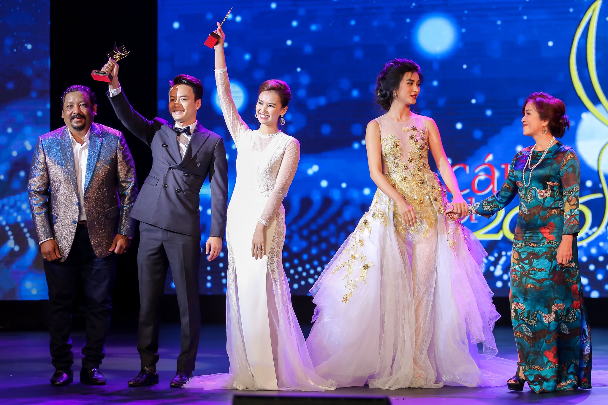 Quynh Chi che nguc vi dien dam qua ho anh 5