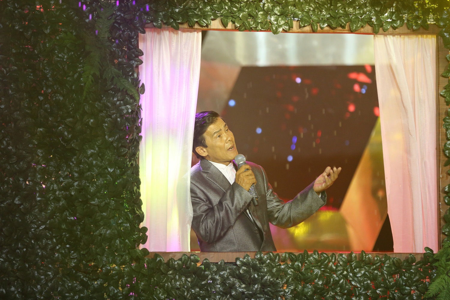 Y Lan khoc khi nghe Duc Minh hat anh 3