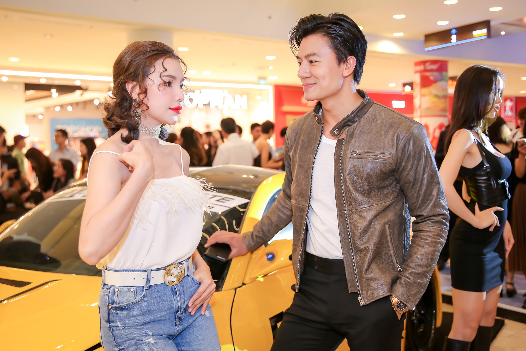 Tra Ngoc Hang dao keo anh 3