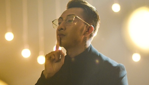 Only C khang dinh khong dua hoi Son Tung hinh anh