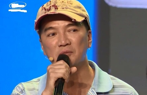 Dam Vinh Hung khoc nghen khi noi ve cha mat som hinh anh