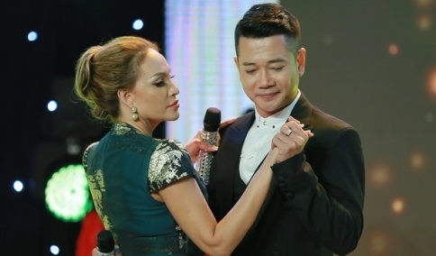 Thanh Ha khuyen ban than Dam Vinh Hung khong nhin minh vi doi mat co kha nang thoi mien hinh anh