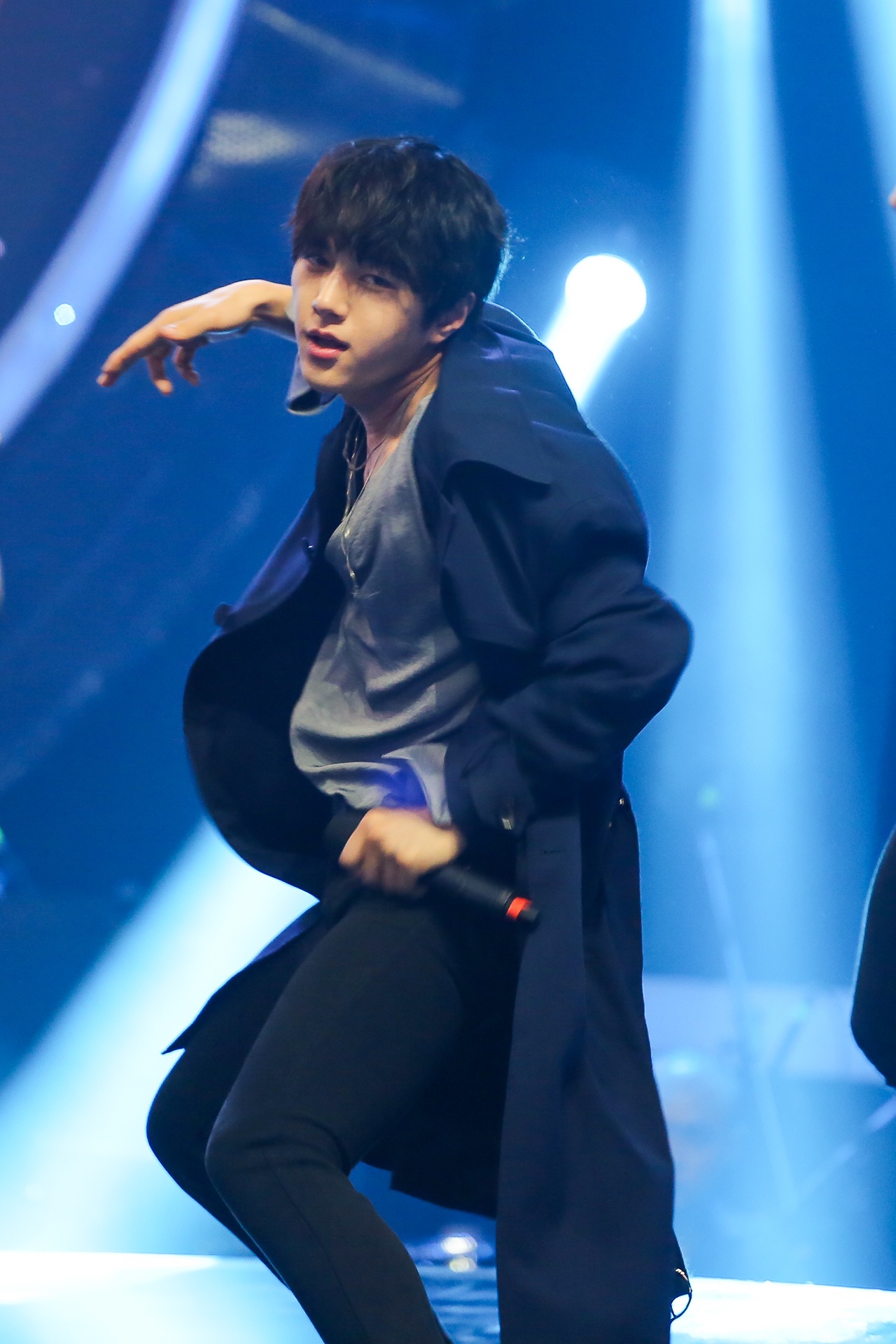 nhom Han Quoc hat trong Nhac hoi song ca anh 5