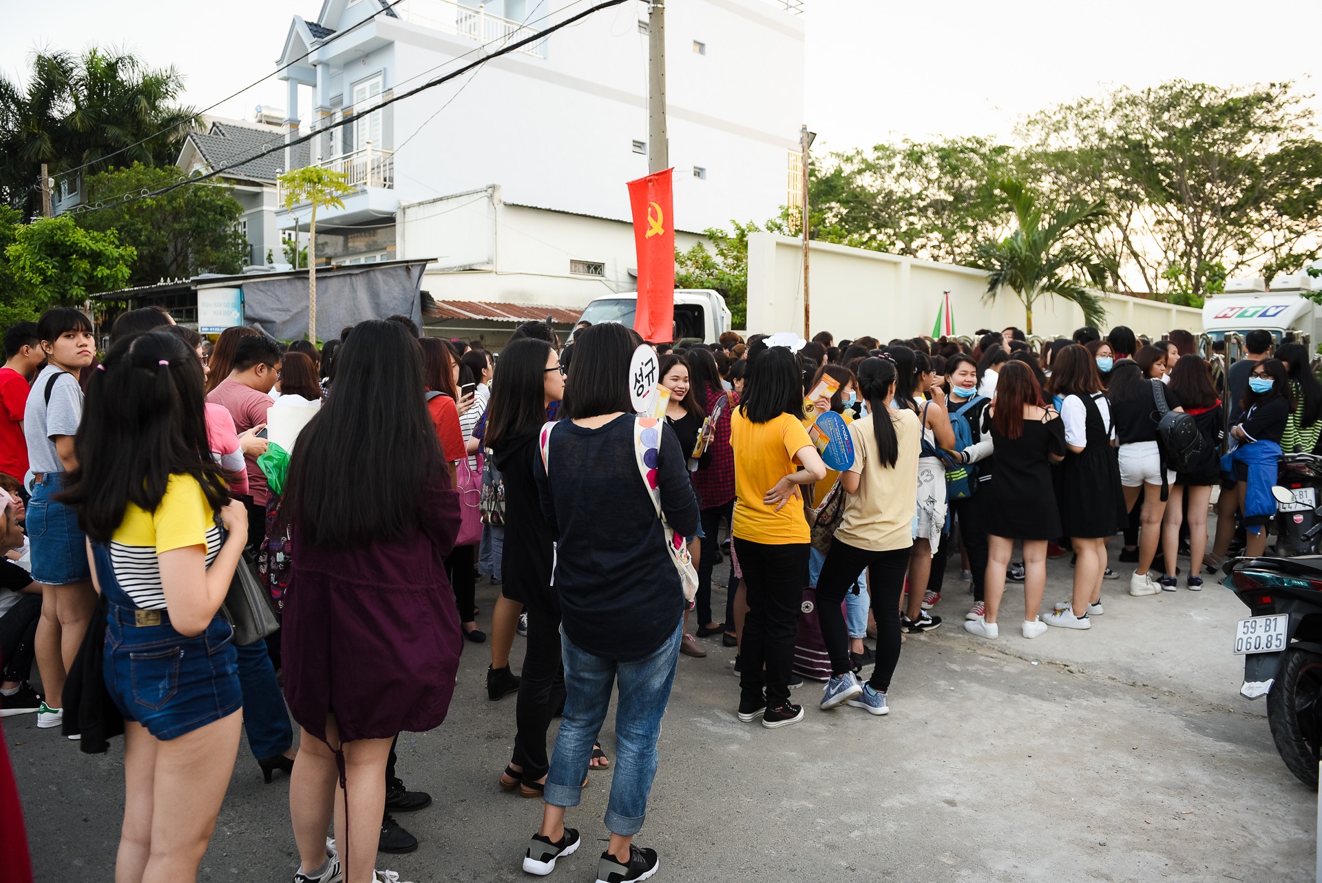 nhom Han Quoc hat trong Nhac hoi song ca anh 2