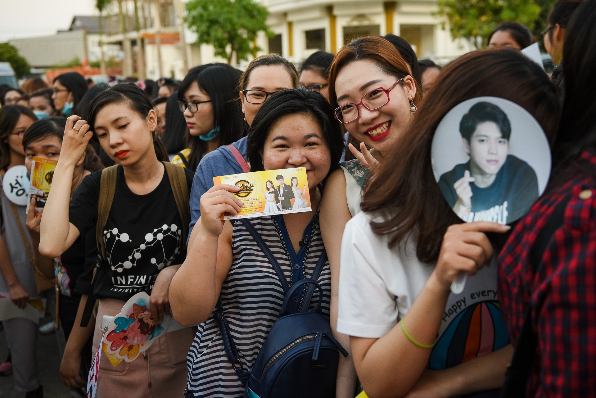 nhom Han Quoc hat trong Nhac hoi song ca anh 3