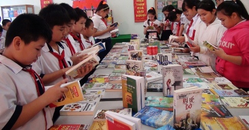 Nganh xuat ban Viet Nam dat hon 2.000 ty dong trong nam 2016 hinh anh