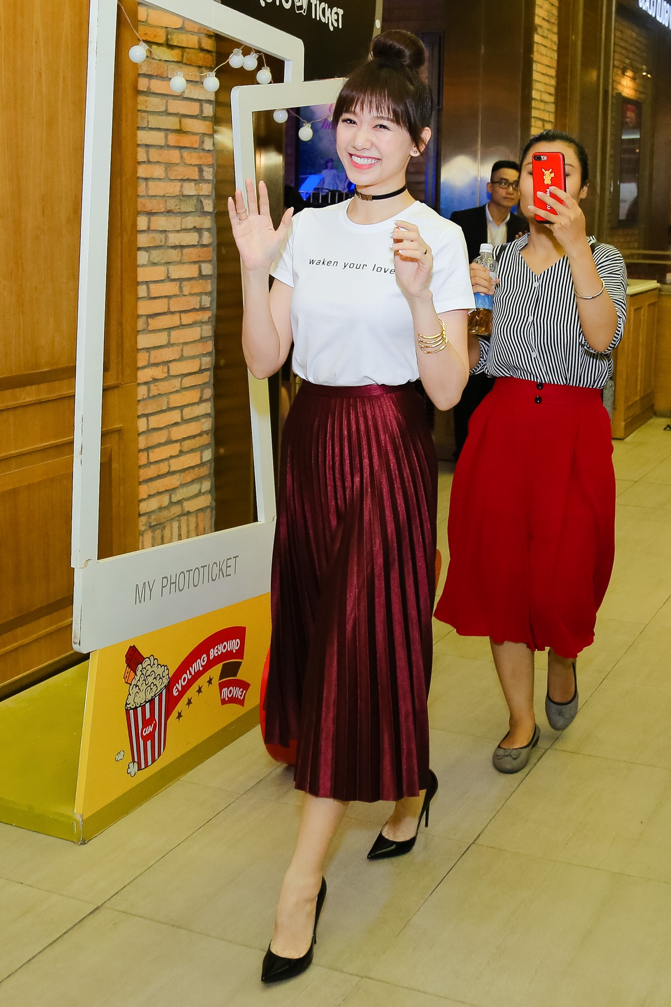 Hari Won ra mat MV Cuoi cung anh cung den anh 1