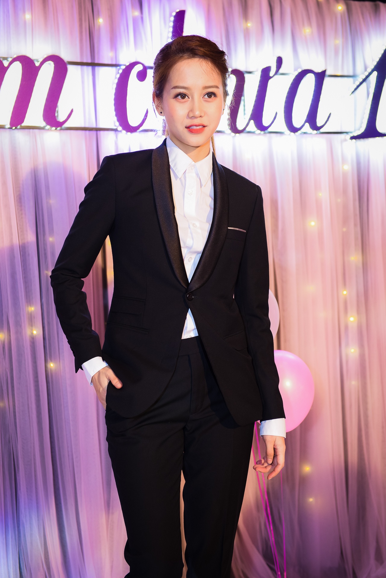 Cát Phượng tình tứ bên Kiều Minh Tuấn ảnh 13 Cat Phuong tinh tu ben Kieu Minh Tuan anh 13