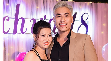 Nghe si Viet du ra mat phim 'Em chua 18' hinh anh