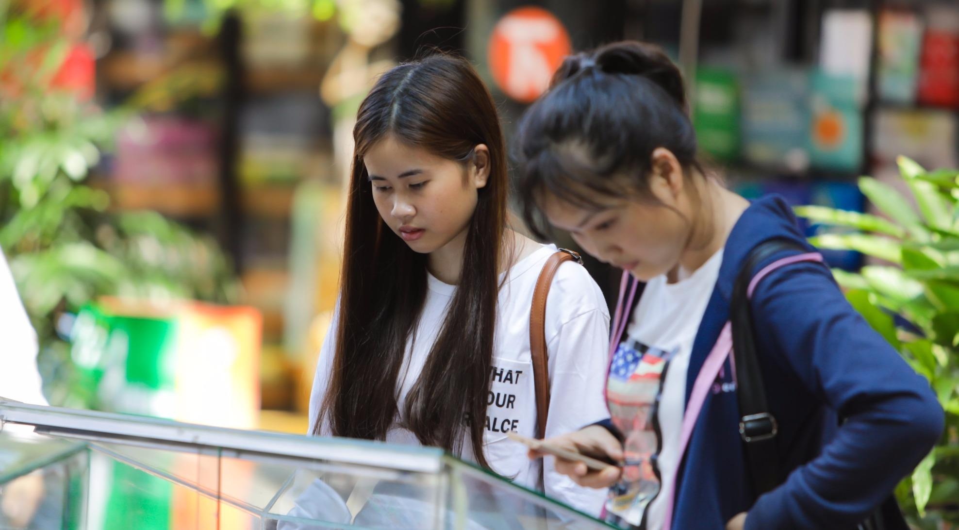 Khai mac ngay sach Viet Nam tai duong sach TP.HCM hinh anh