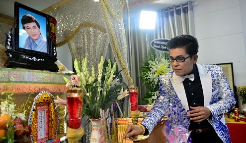 Nghe si Viet den vieng NSUT Thanh Sang hinh anh