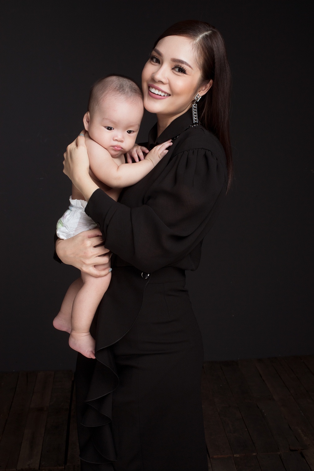 Duong Cam Lynh khoe con trai anh 6