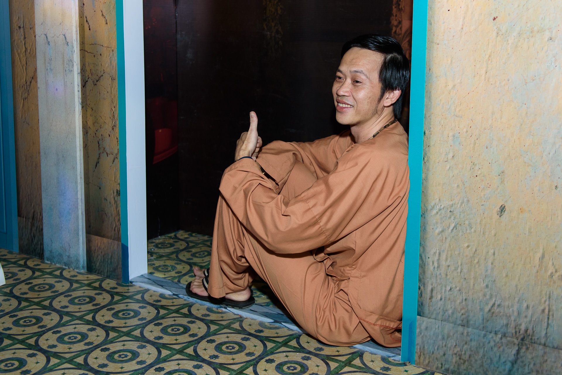 Hoai Linh du ra mat Co can nha nam nghe nang mua anh 2