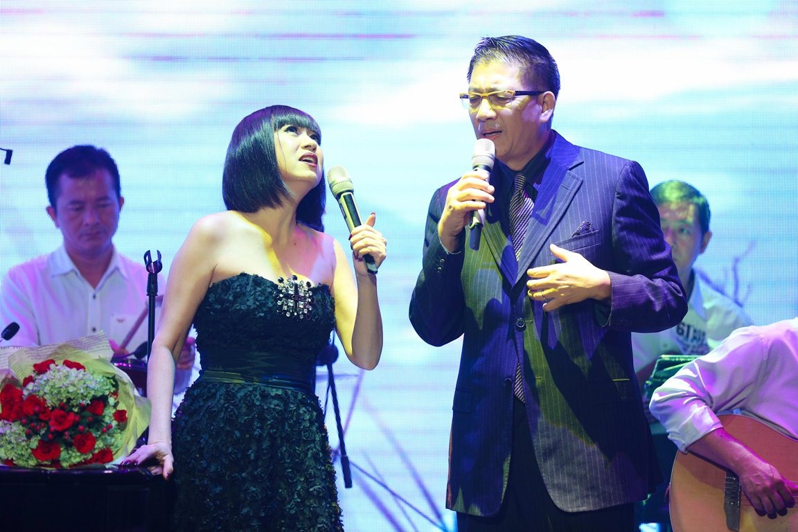 Y Lan khoc vi suc khoe me yeu anh 1