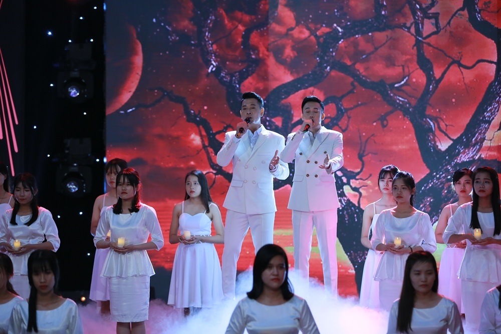 Ban than Mr. Dam tro thanh quan quan anh 4