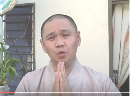 Minh Beo lan dau xin loi khan gia anh 1