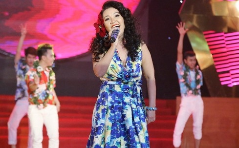 Dien vien Ngan Quynh dung buoc truoc chung ket Tinh Bolero Hoan ca hinh anh